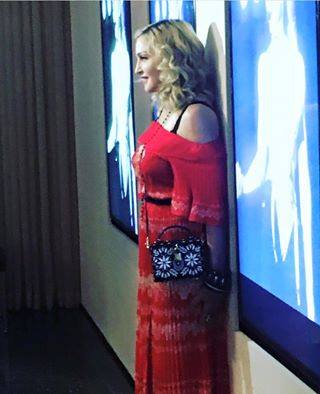 MADONNA FÊTE LES 25 ans de "IN BED WITH MADONNA" MADONNA FÊTE LES 25 ans de "IN BED WITH MADONNA"