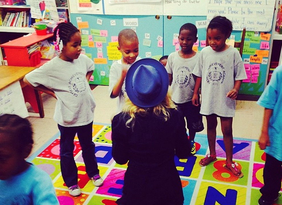 Madonna double les dons pour Détroit Madonna double les dons pour Détroit