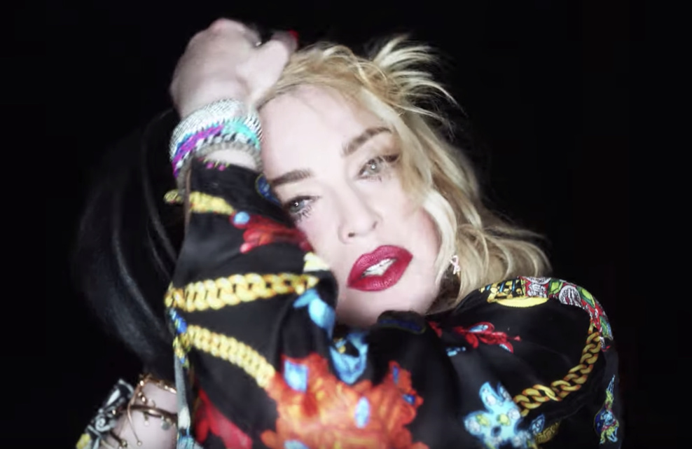 Les remixes de Crave sont disponibles Les remixes de Crave sont disponibles