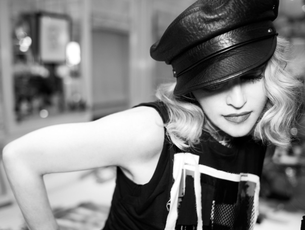 L'officiel Madonna par Donatella Versace