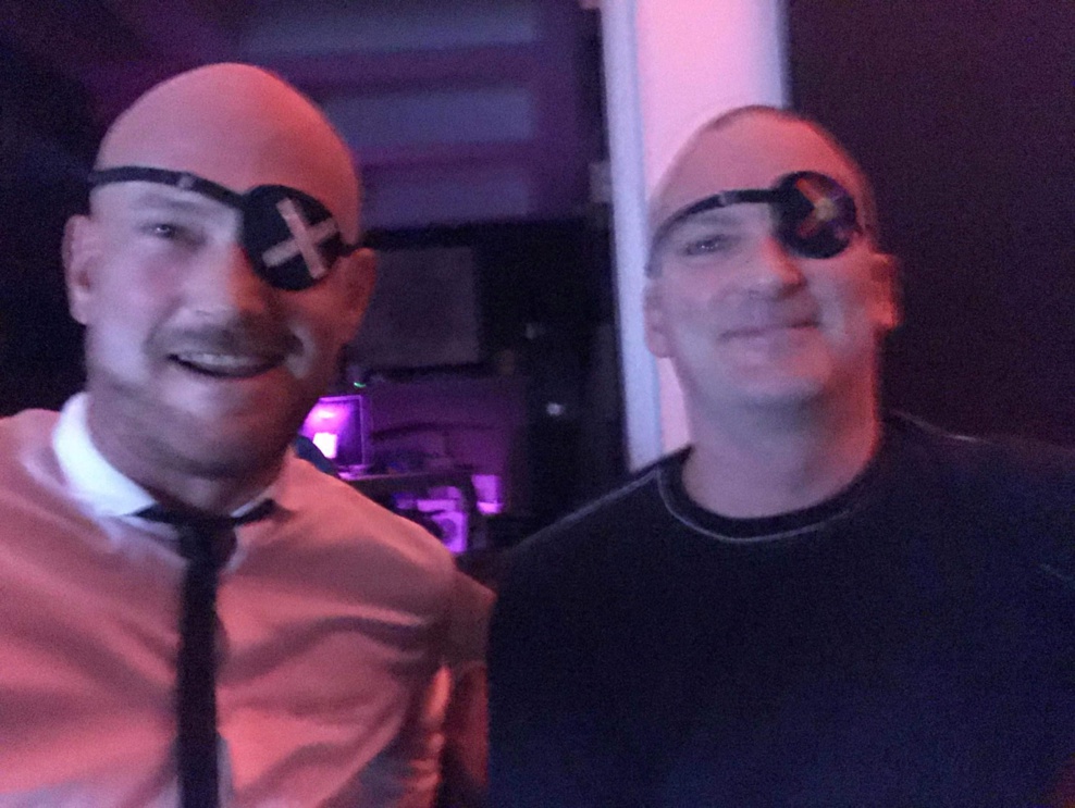 Izzagar team NOM est à Londres Izzagar team NOM est à Londres