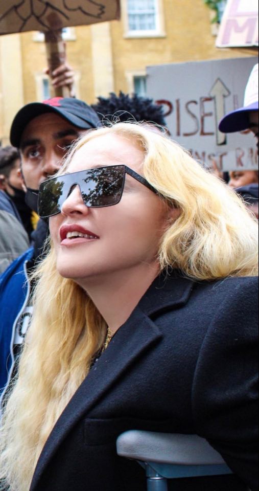 Madonna participe aux manifestations