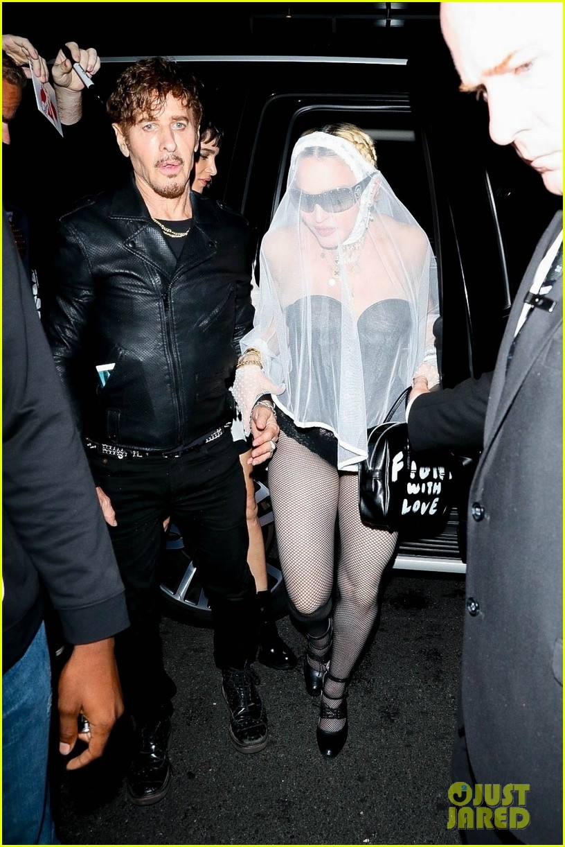 M arrive à l'after party des vma M arrive à l'after party des vma