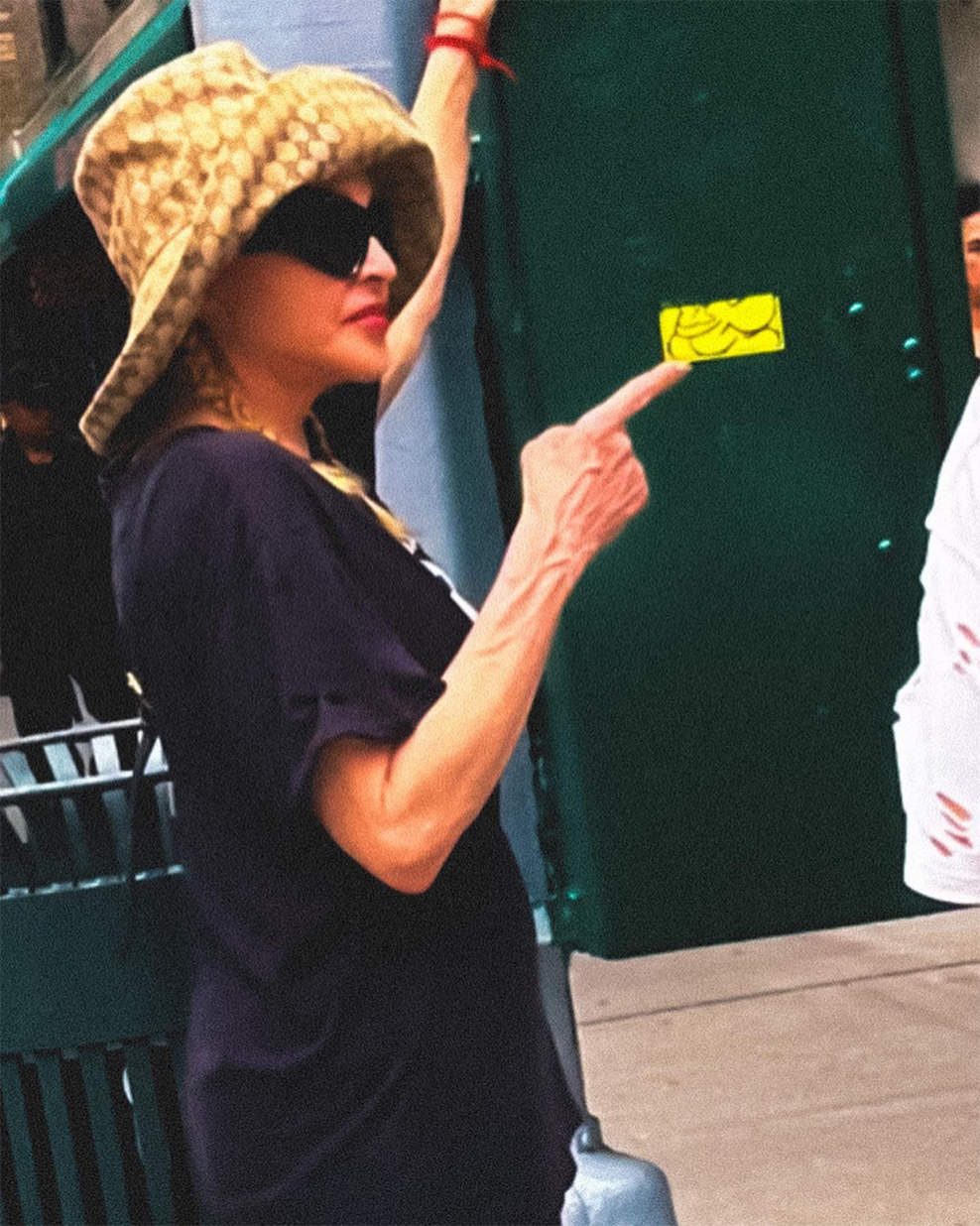 Madonna dans la rue dimanche Madonna dans la rue dimanche