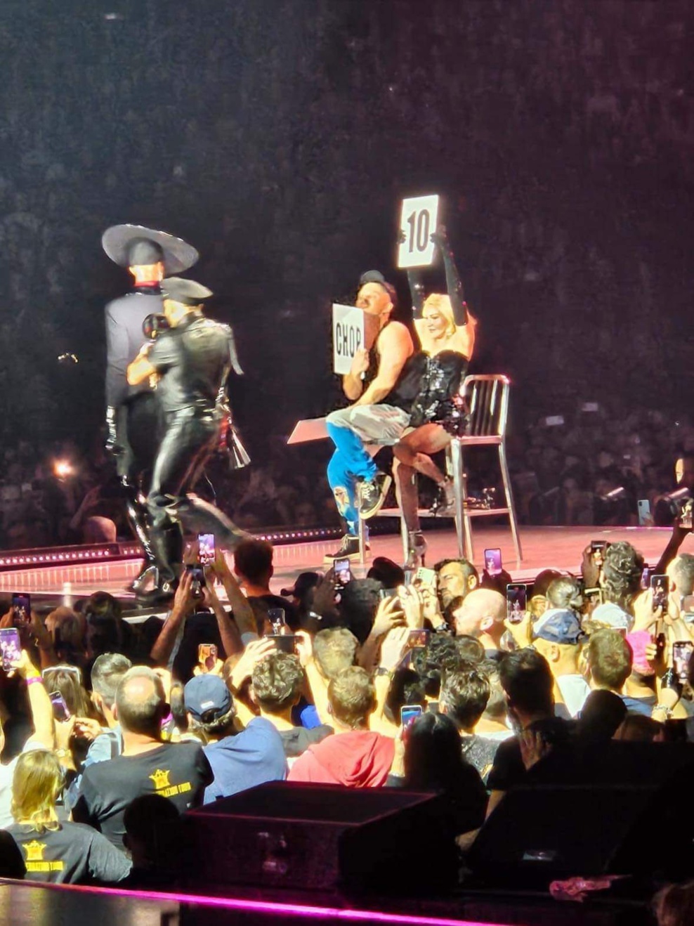 Damien Jalet sur la scène du Celebration Tour Damien Jalet sur la scène du Celebration Tour