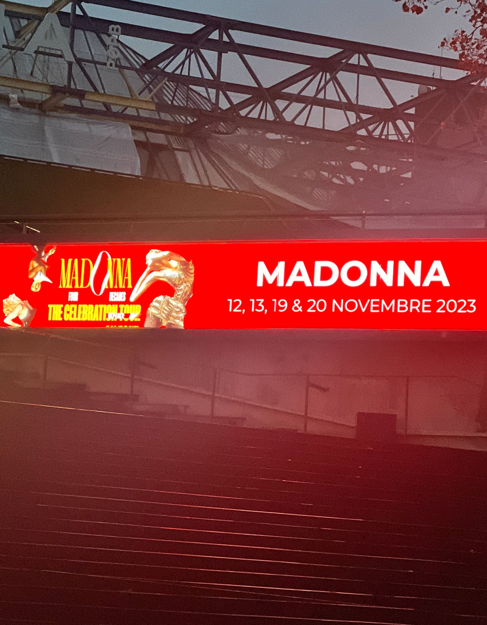 Affichage lumineux - Accor Arena - 12/11/2023 - News of Madonna Affichage lumineux - Accor Arena - 12/11/2023 - News of Madonna
