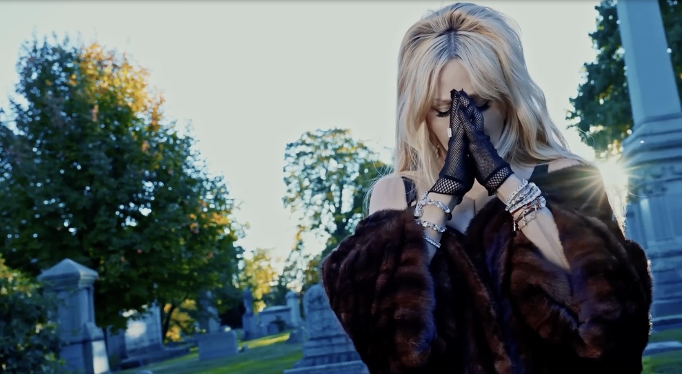 Funeral Rites : Madonna lève le voile sur un court métrage très personnel Funeral Rites : Madonna lève le voile sur un court métrage très personnel