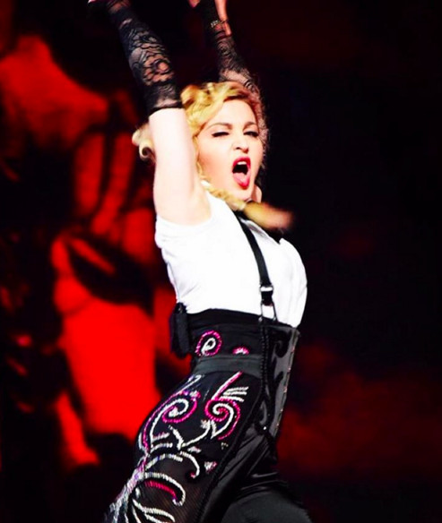 Flamenco till we die🔫🔫🔫🔫🔫‼️ thank you Cologne...........❤️#rebelhearttour Flamenco till we die🔫🔫🔫🔫🔫‼️ thank you Cologne...........❤️#rebelhearttour
