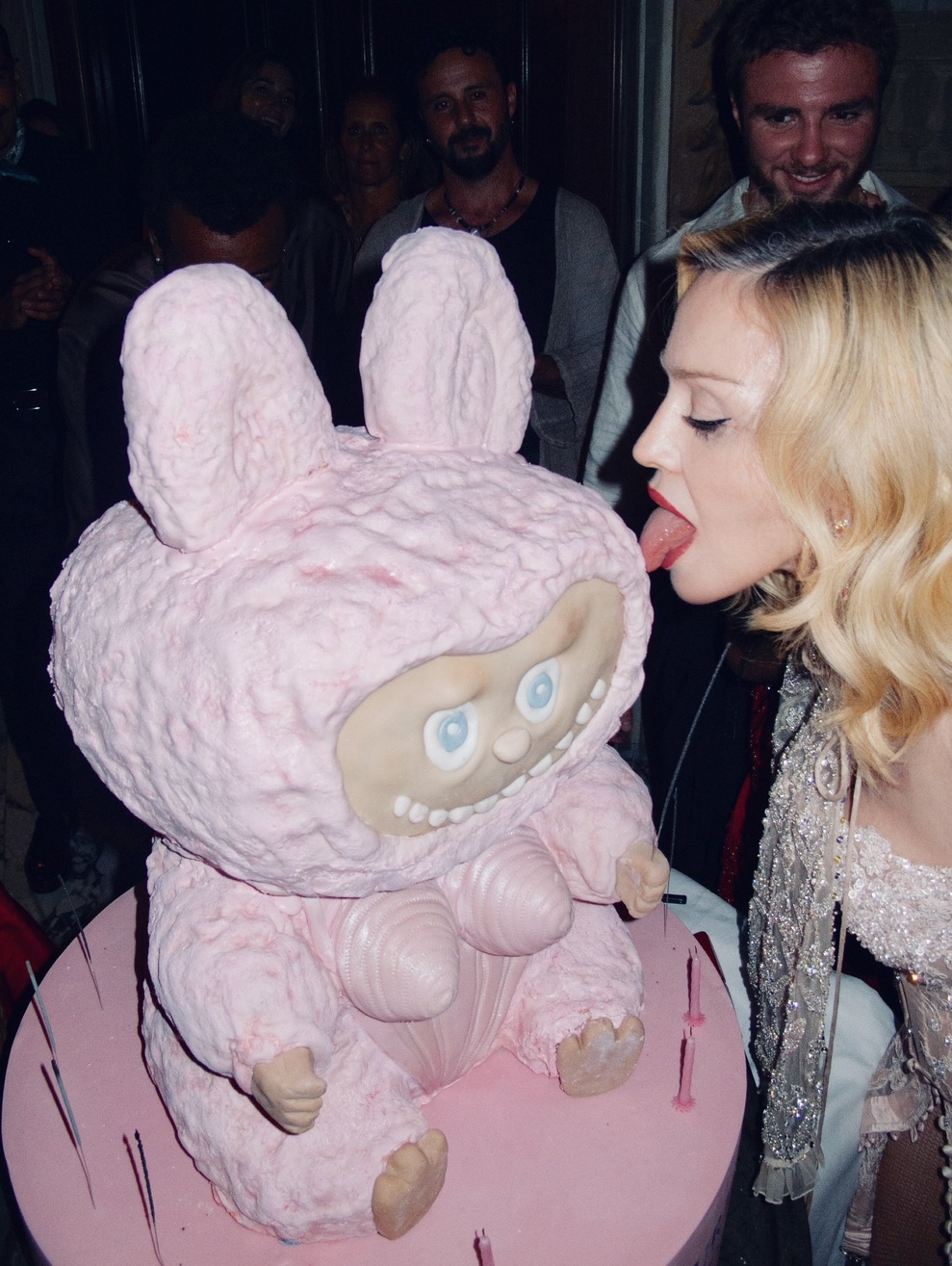 Madonna a visiblement beaucoup apprécié ce Madudu ! - Ricardo Gomes - août 2025 Madonna a visiblement beaucoup apprécié ce Madudu ! - Ricardo Gomes - août 2025