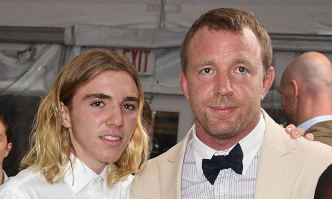 Madonna et Guy Ritchie réprimandés par un juge Madonna et Guy Ritchie réprimandés par un juge