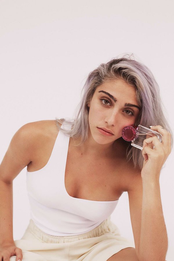 LOURDES : NOUVELLE EGERIE DE STELLA MC CARTNEY LOURDES : NOUVELLE EGERIE DE STELLA MC CARTNEY