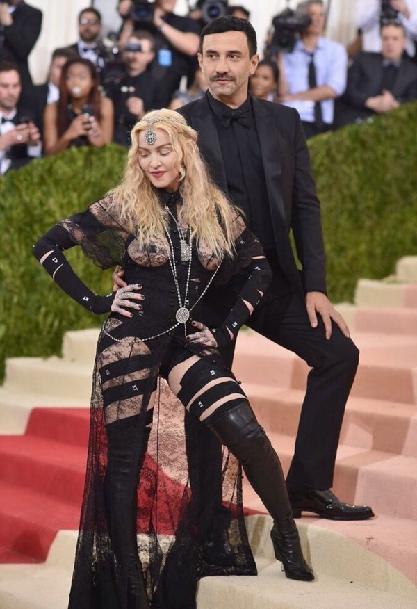MADONNA au MET GALA 2016 MADONNA au MET GALA 2016