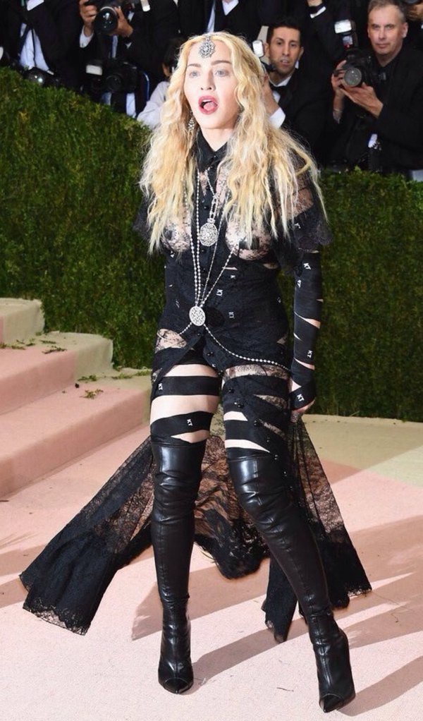 MADONNA au MET GALA 2016