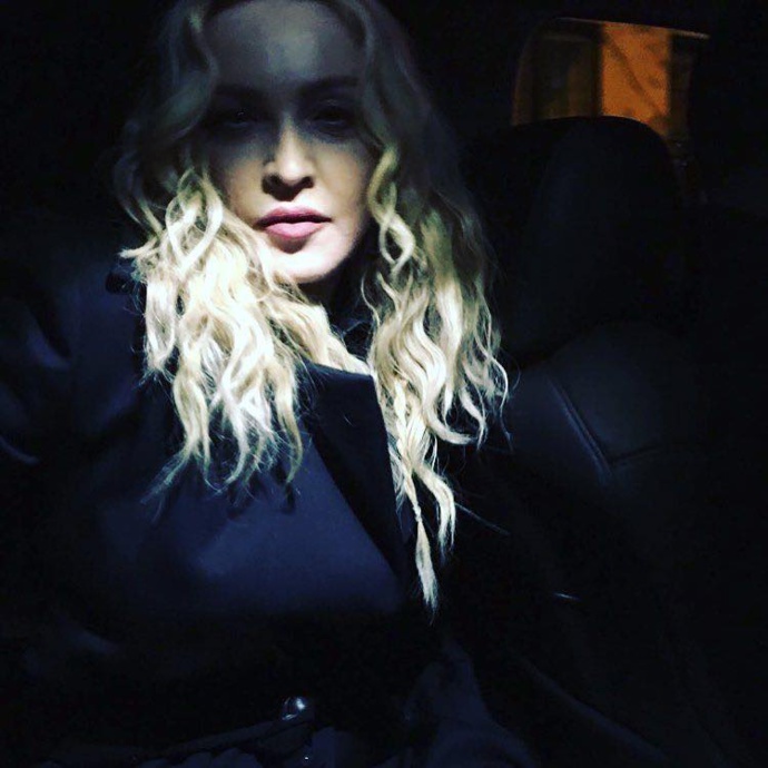 Madonna dénonce le sexisme et le jeunisme des critiques sur sa robe au Met Gala 2016