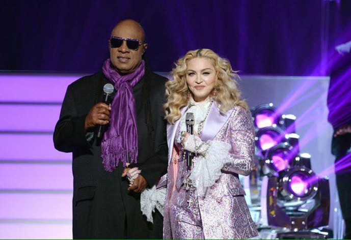 Le bel hommage de Madonna à Prince aux Billboard Music Awards