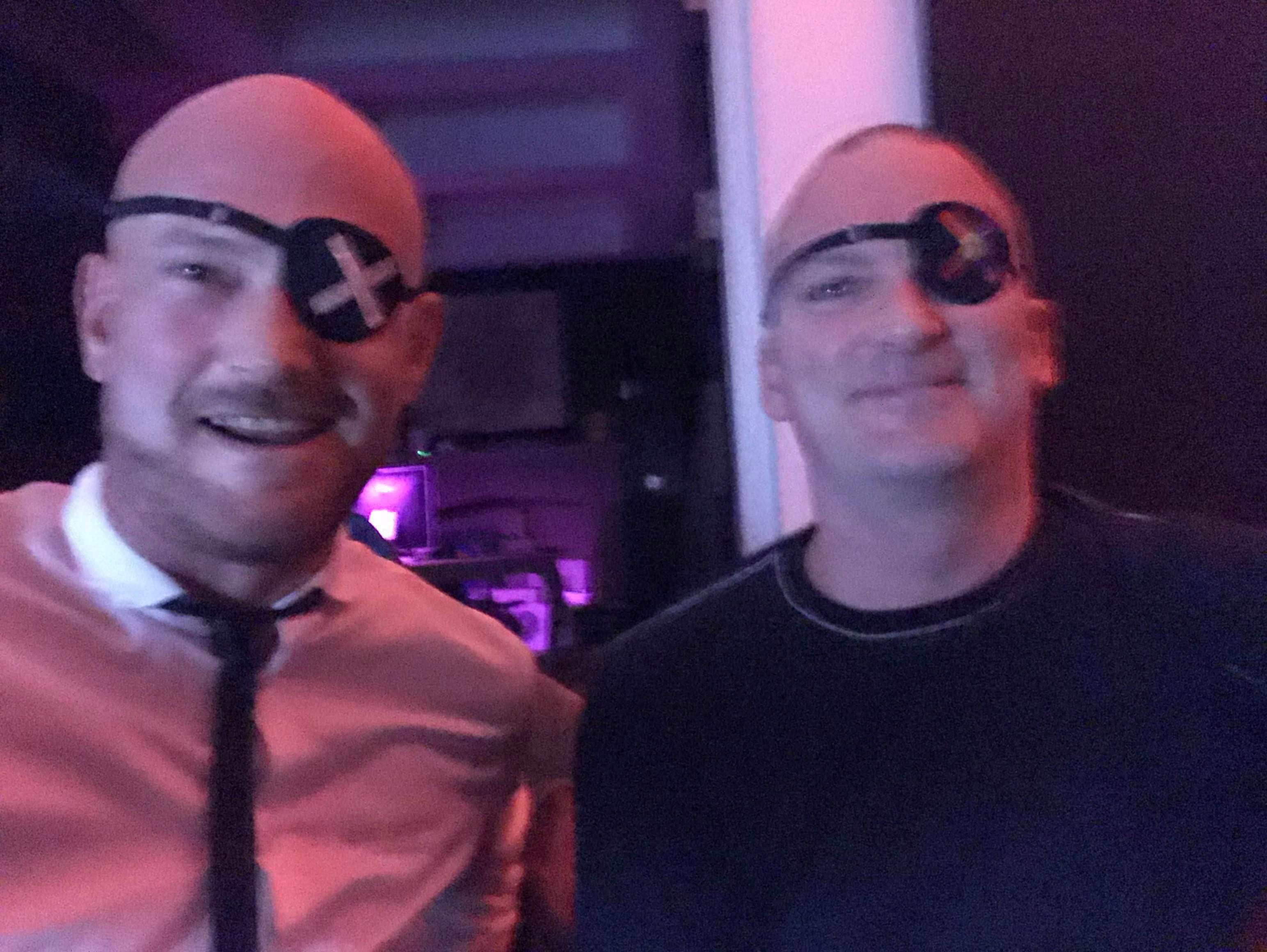 Izzagar team NOM est à Londres Izzagar team NOM est à Londres