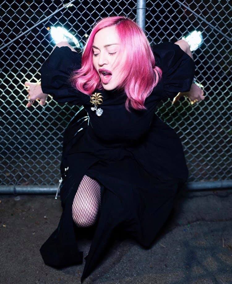 Le titre Ahlamalik feat Madonna Le titre Ahlamalik feat Madonna