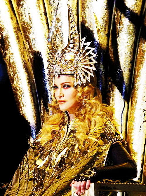 QUEEN OF POP QUEEN OF POP