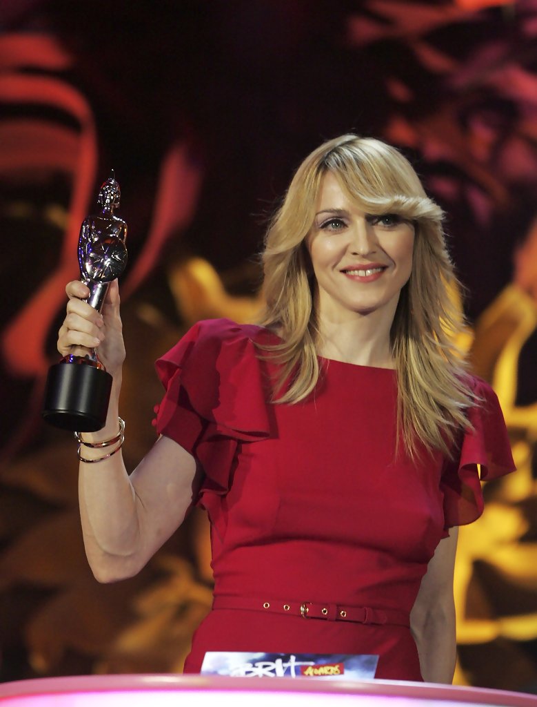 QUEEN OF POP QUEEN OF POP