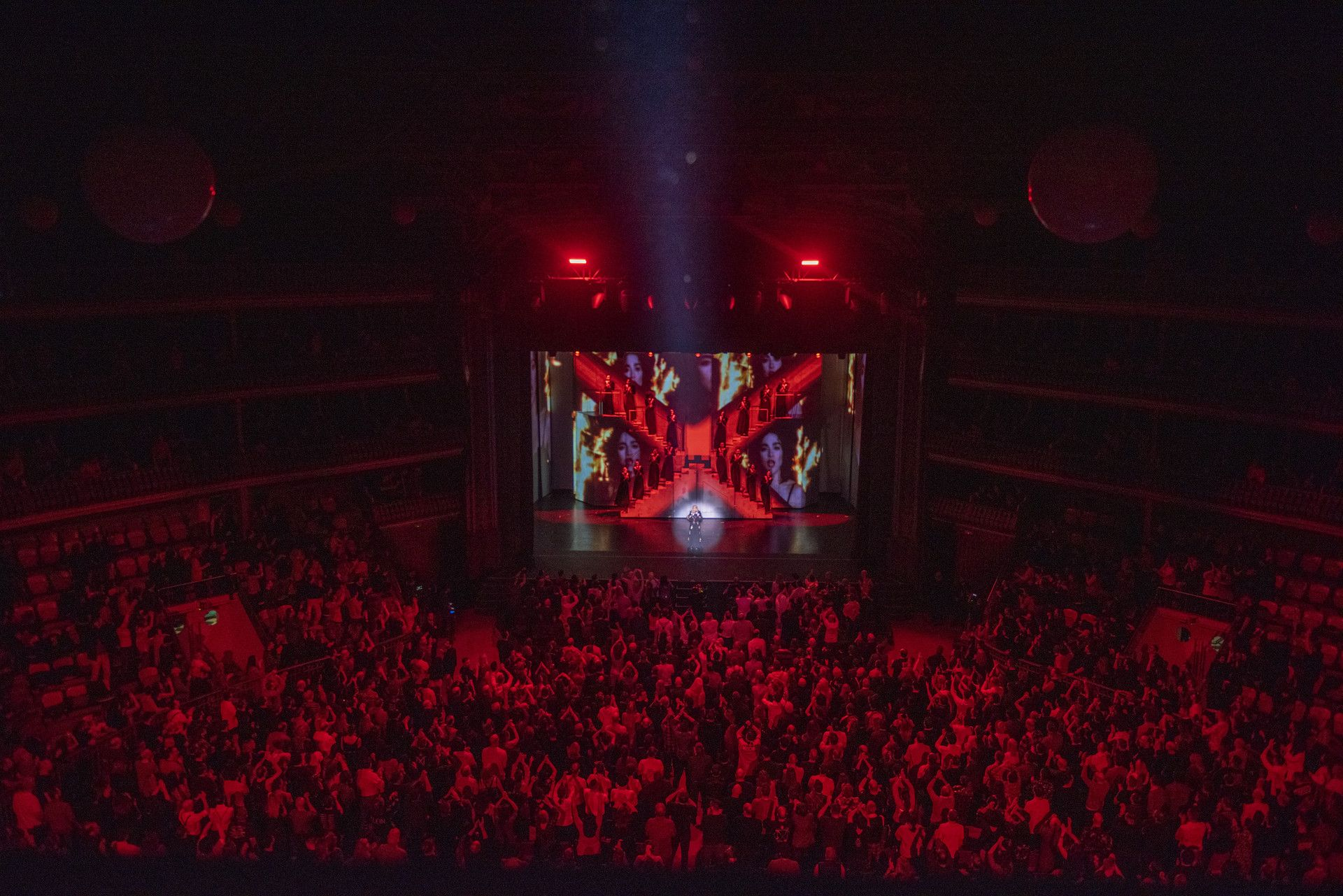 Madame X Tour aussi sur MTV Madame X Tour aussi sur MTV
