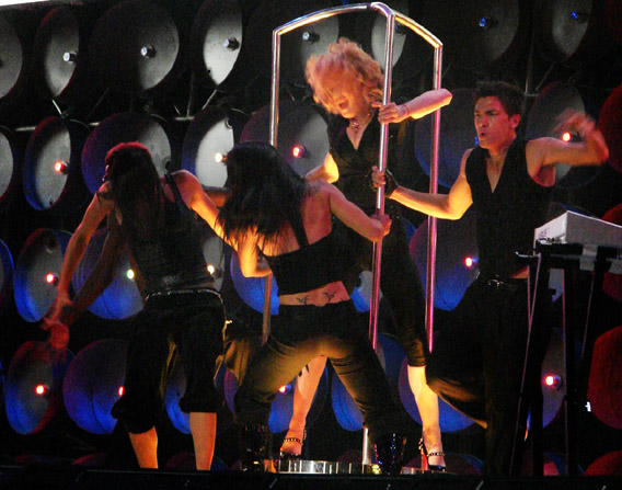 La biographie de Madonna : années 2000 à 2010 La biographie de Madonna : années 2000 à 2010