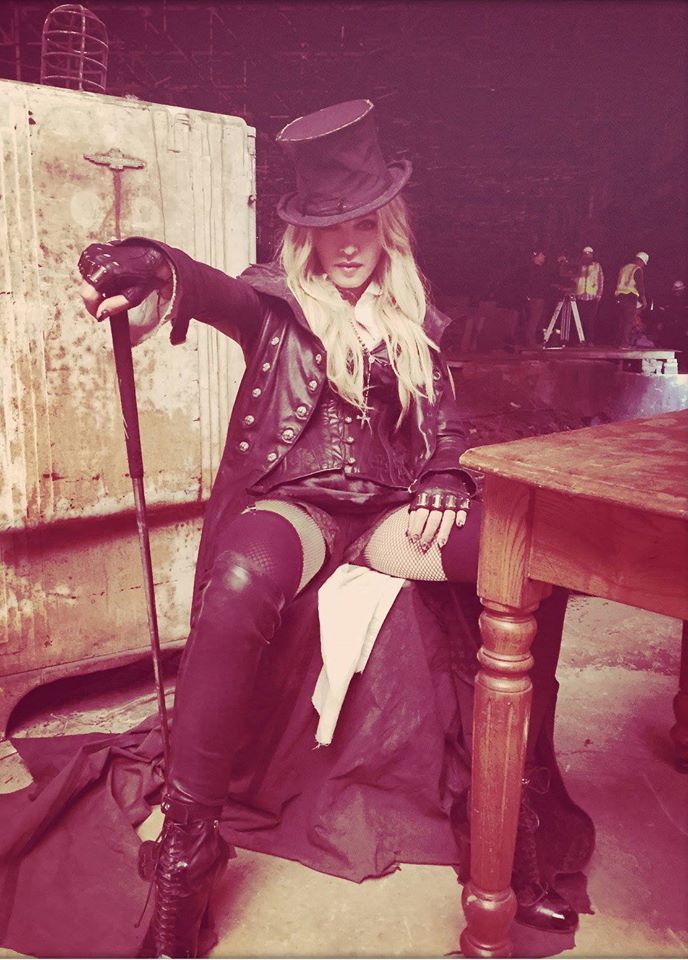 Le look de Madonna dans Ghosttown