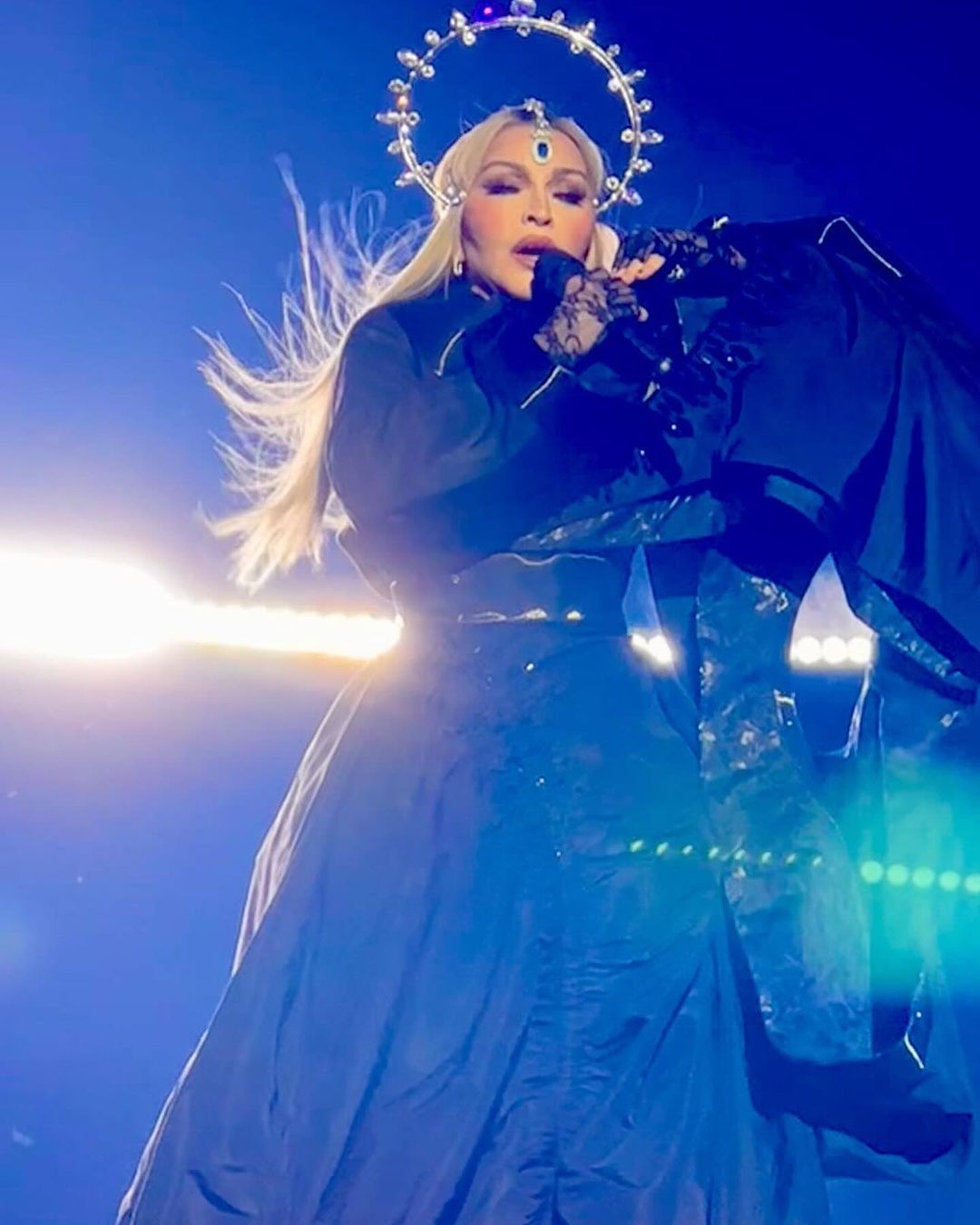 Madonna interprétant Nothing Really Matters - 28 novembre 2023 - Berlin - @randy1976ffm
