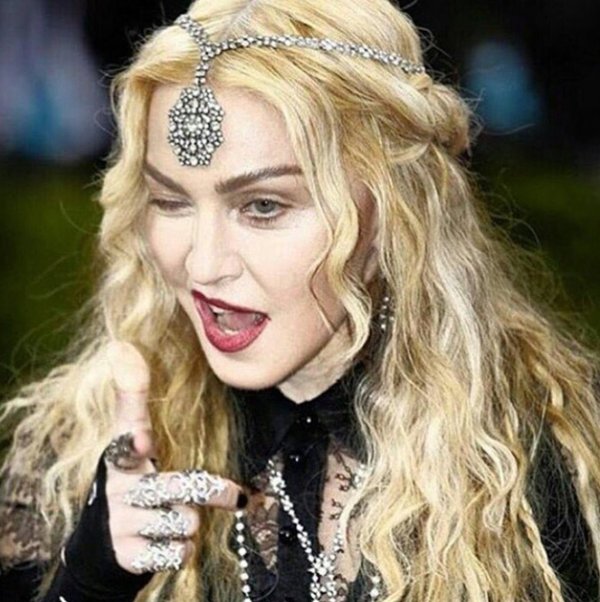 MADONNA au MET GALA 2016