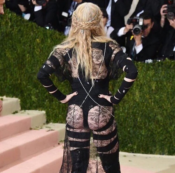 MADONNA au MET GALA 2016