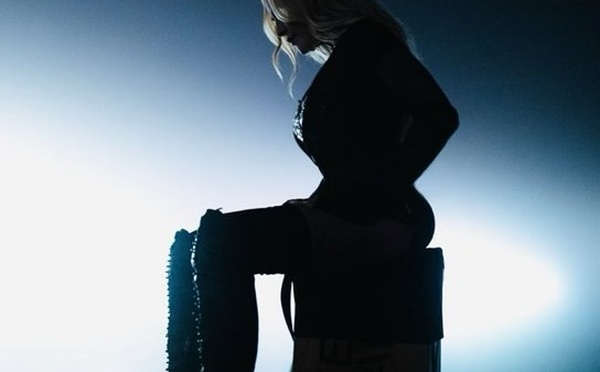 MADONNA IN PARIS