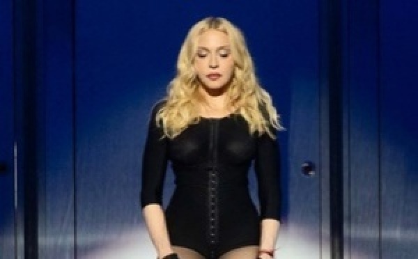 Découvrez les coulisses de la prestation de Madonna aux VMAs 2026 - maintenant en VOSTFR